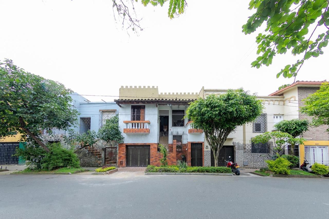 Ayenda Sarayu House Hotel เมเดยิน ภายนอก รูปภาพ