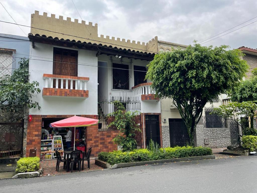 Ayenda Sarayu House Hotel เมเดยิน ภายนอก รูปภาพ